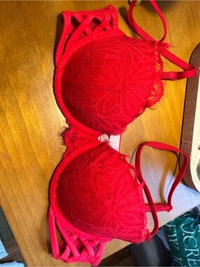 PINK Victoria's Secret Red Lace Push-Up Bra